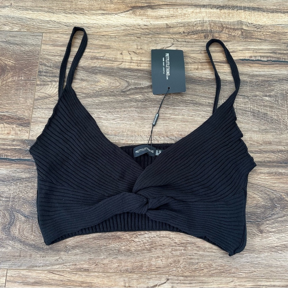 PrettyLittleThing Black Ribbed Crop Top - Picture 2 of 9